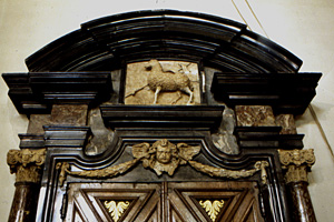 Voormalig hoogaltaarretabel van de Antwerpse Sint-Michielsabdij in de Sint-Trudokerk te Zundert detail tabernakel © Valérie Herremans
